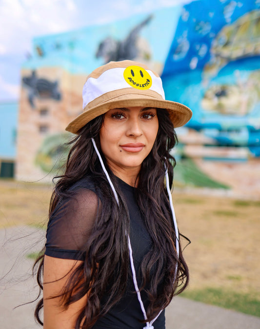 Smiley bucket hat